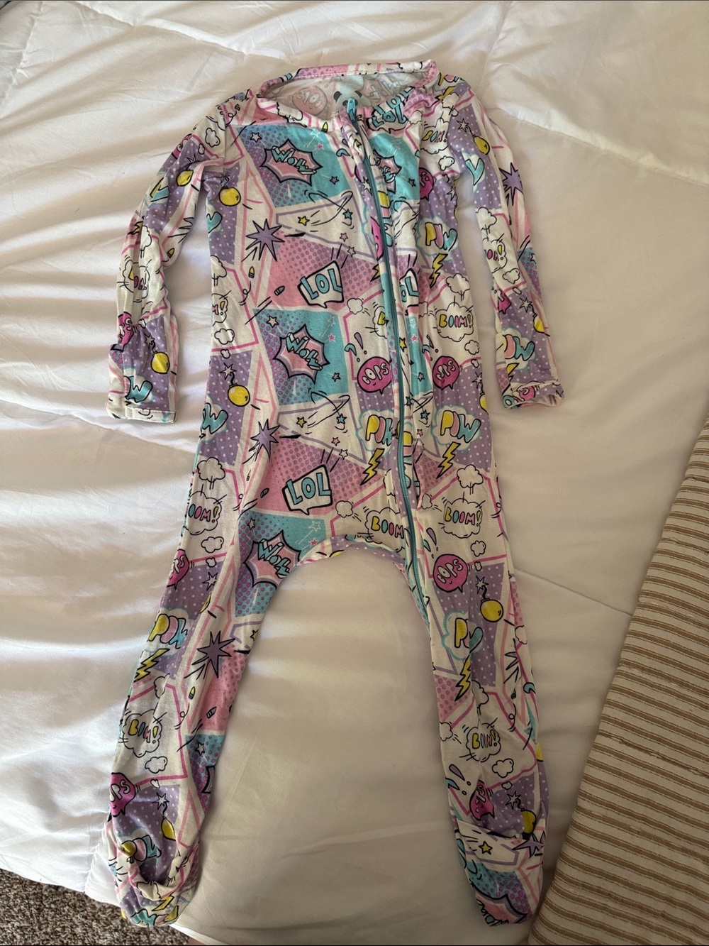 Girls Pink & Purple Comic-Print Footed One-Piece Pajama